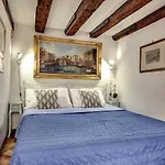 Canal View Suite In Rialto By Wonderful Italy
