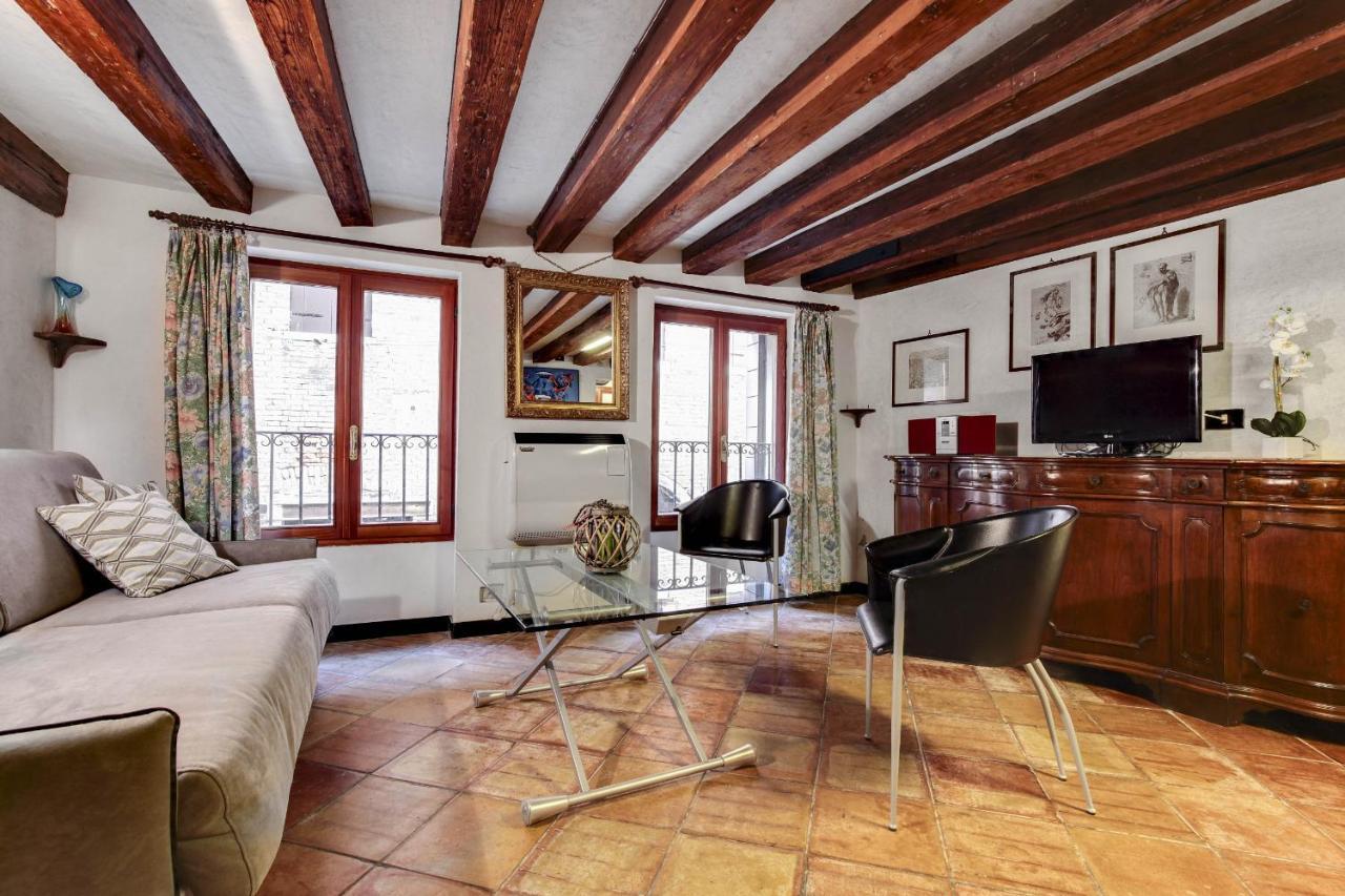 Appartamento Canal View In Rialto *